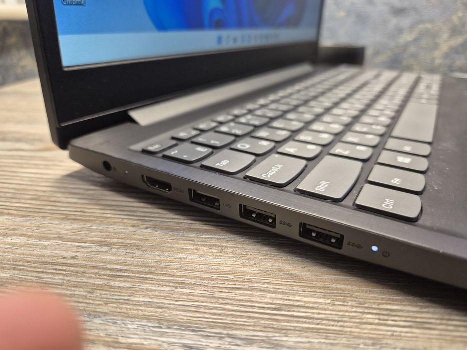 Ноутбук Lenovo Для работы потянет многие программы