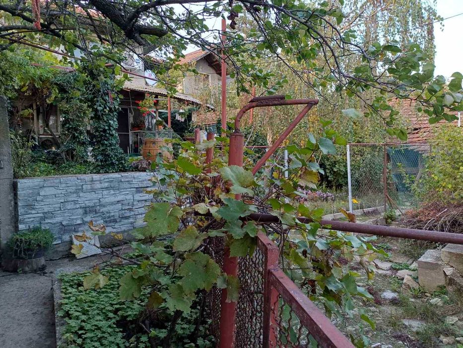 Къща в с. Леденик