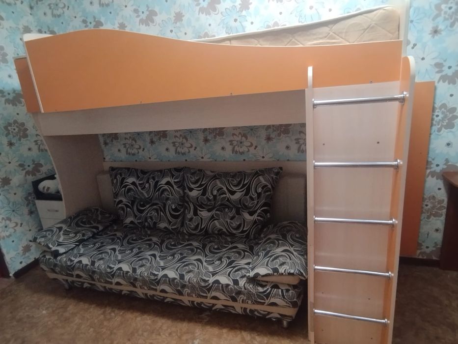 Двухъярусная кровать