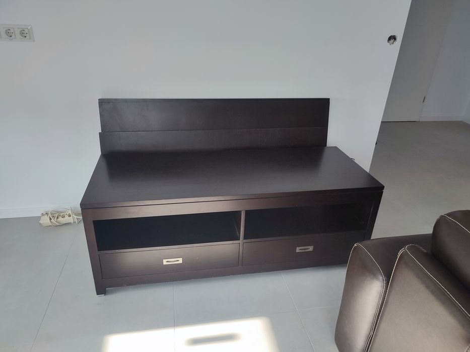 Canapea extensibila și fotolii piele, măsuță cafea dicomoda TV lemn