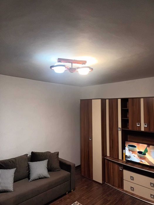 Agentie inchiriem Garsoniera Brazda-B-dul.Dacia,etaj.2/4 Centrala