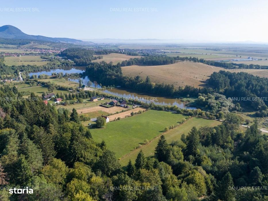 Teren intravilan 3.300 mp cu vedere către lac – Vulcan, zona lacurilor