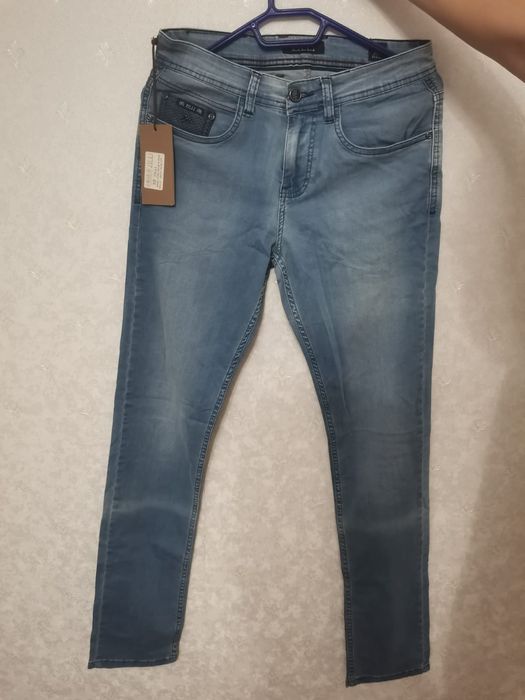 Мужские джинсы..