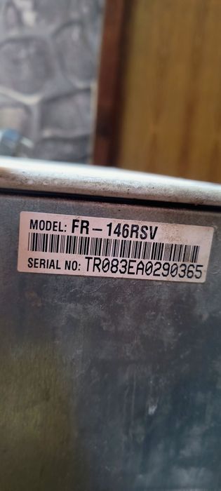 Работещ малък хладилникDaewoo FR-146R
 с оригинален компресор