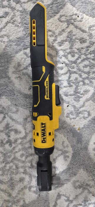 Трещотка Dewalt DCF512