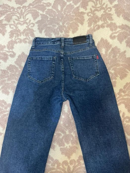 Продам новые джинсы