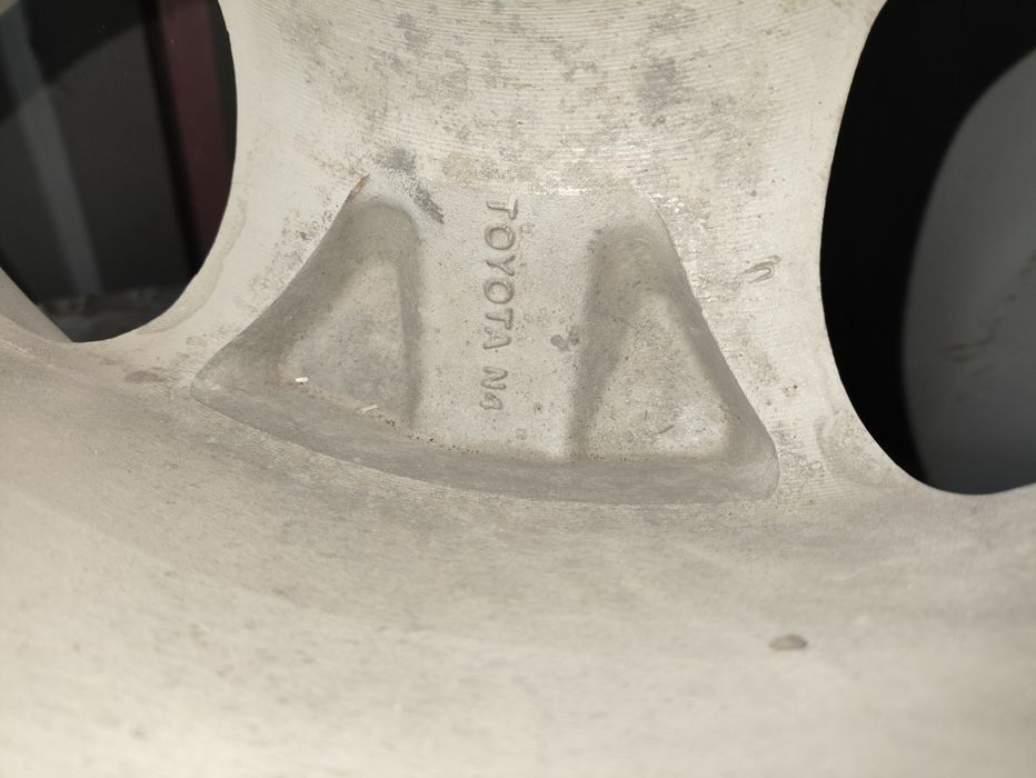 Диски от Тойота Ленд Крузер 105