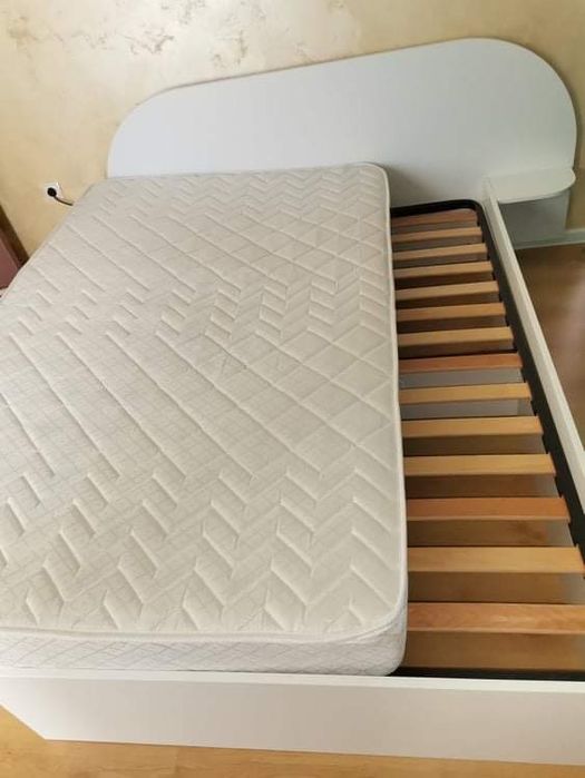 Спалня +матрак