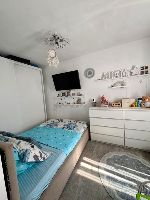 Apartament semidecomandat Valea Roșie