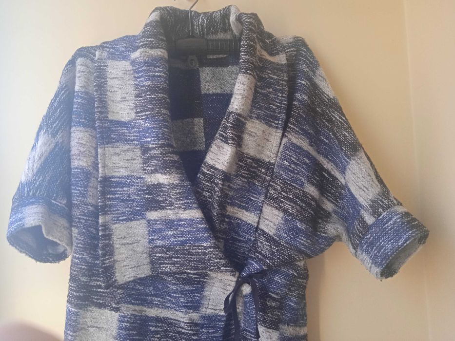 Дамска връхна дреха - поръчково ушита