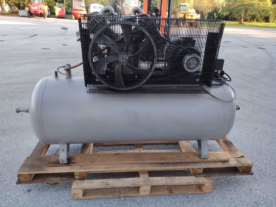 Компресор за въздух Air Cast 500 /500 l