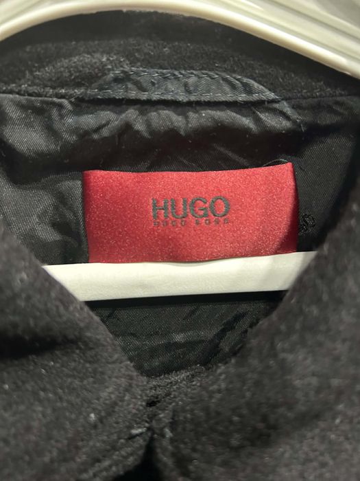 Оригинално мъжко палто Hugo Boss, S-M размер, отлично състояние