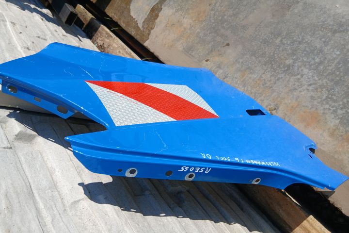 ARIPA FATA DREAPTA 7E0821106 7E0821196 7E0821106 7E0821196 Volkswagen