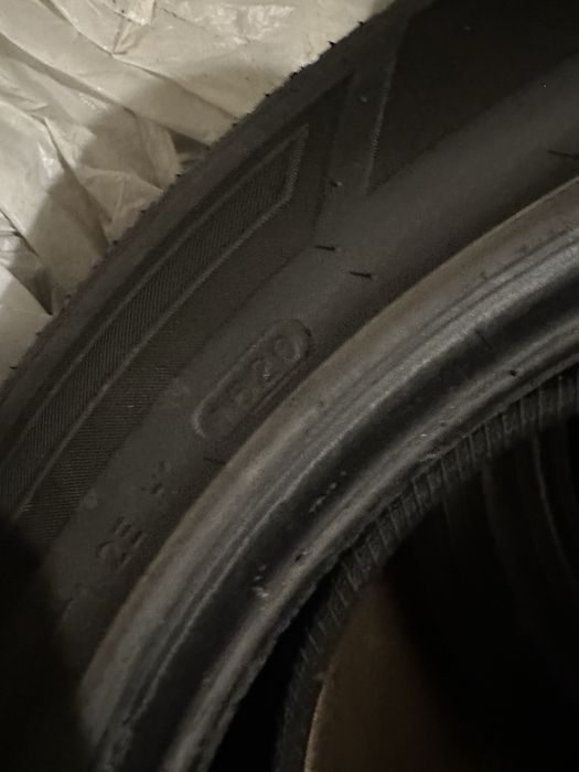 Продам резину две пары