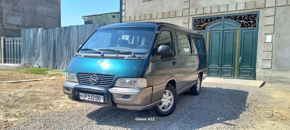 Мерседес истана микроавтобус