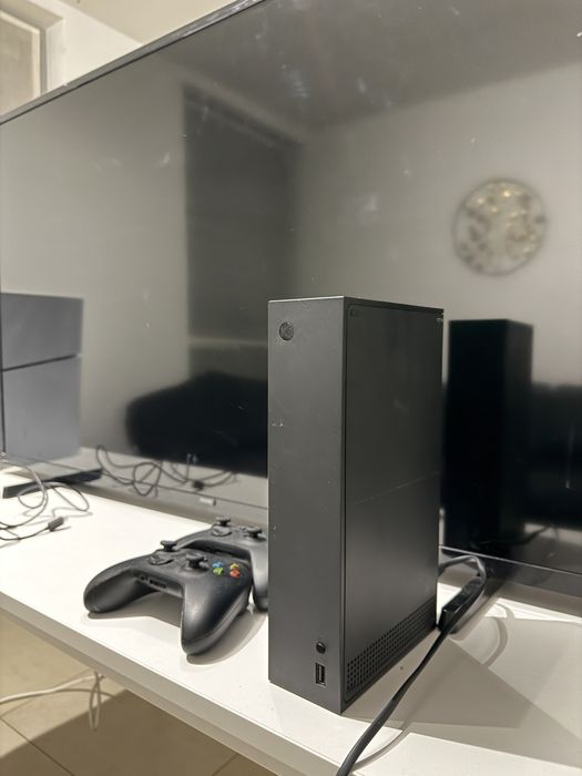 Xbox series S 1tb + 2 controllere