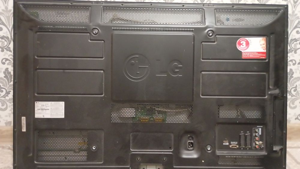 Телевизор LG 2010 года