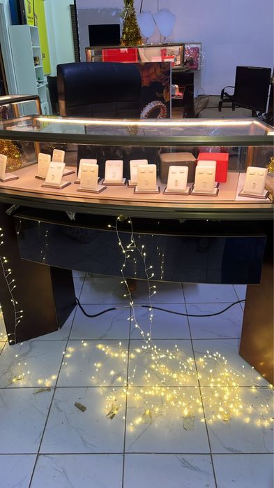 Витрина,шкаф,сейф