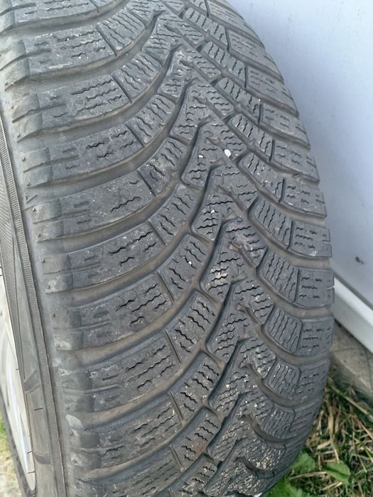 Jante Tabla 205/55R16 cu cauciucuri All Season + capace Bmw