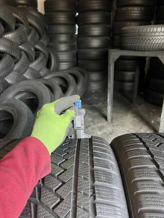 4 anvelope de iarna 215/55/17 Continental 7-7.5 mm!