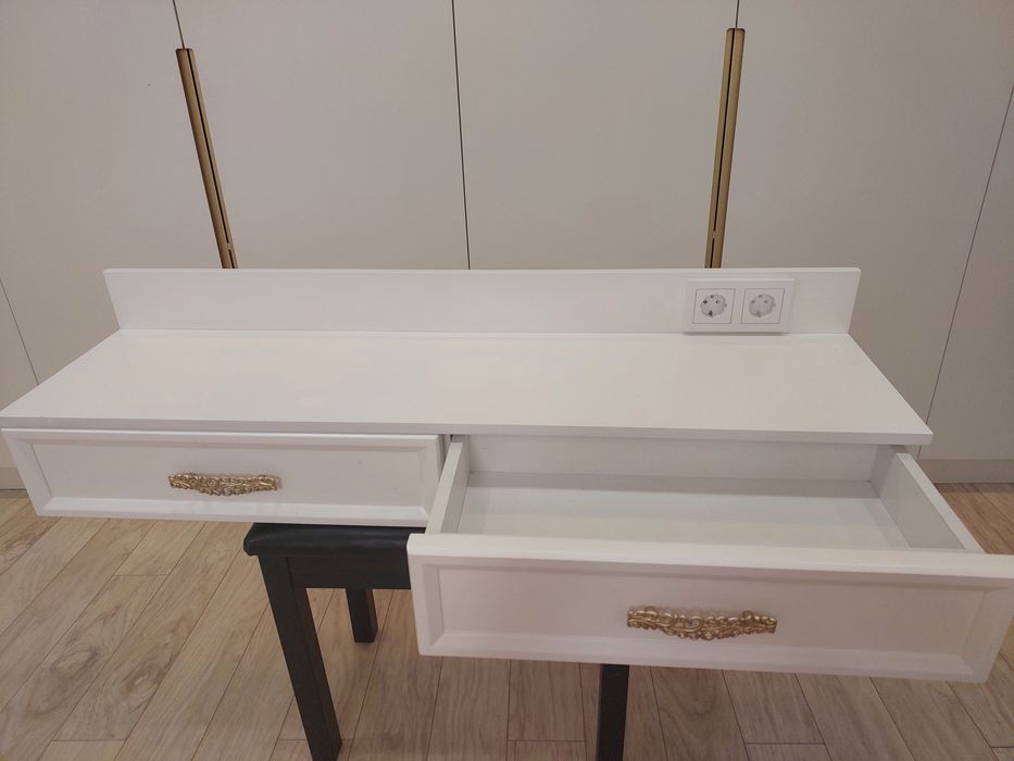 Подвесной туалетный столик из МДФ