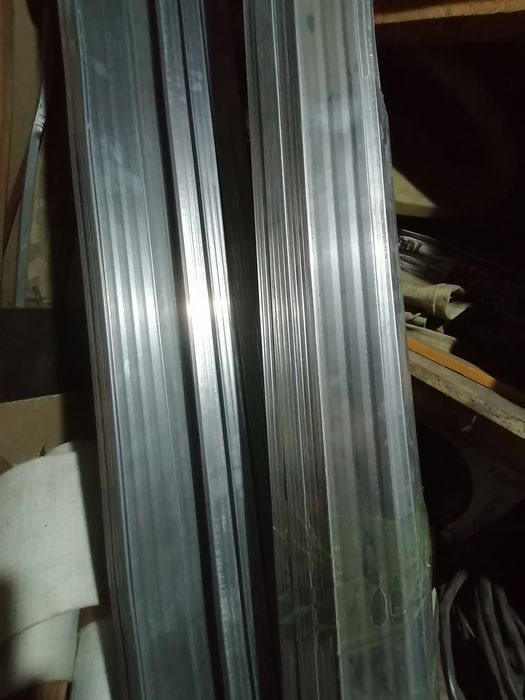 Гипсакартон, и профиль к ним.