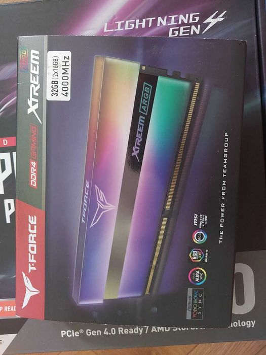 32GB DDR4 4000Mhz - Corsair Dominator Platinium, Corsair Vengance RT, T-Force Xtreme