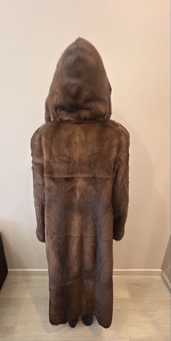 Продам норковую шубу