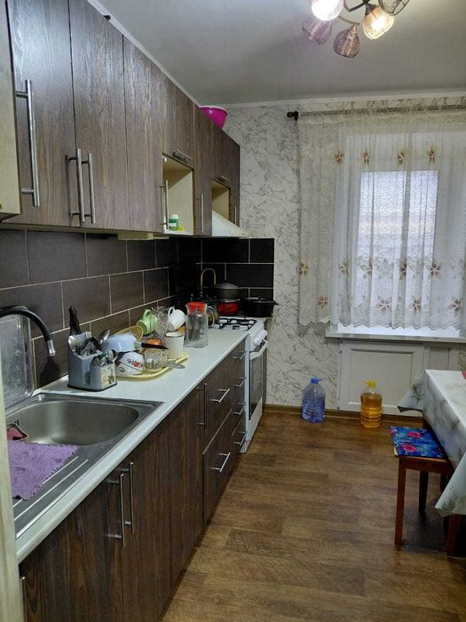 продам квартиру 3-комнатную