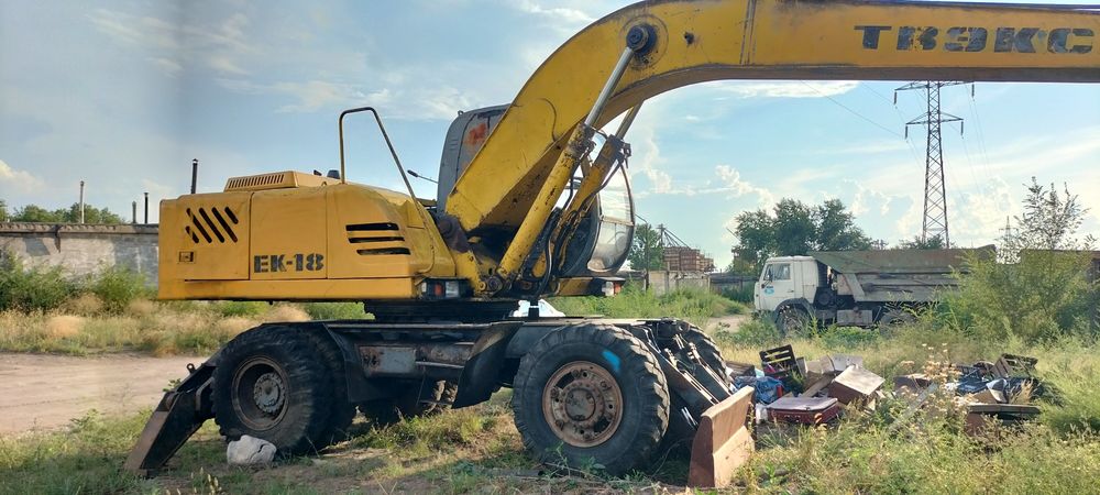 Продам экскаватор ЕК 18
