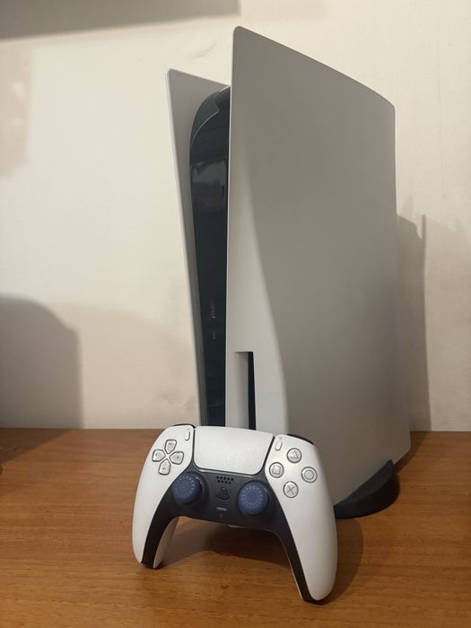 Sony Playstation 5, + 2 геймпада