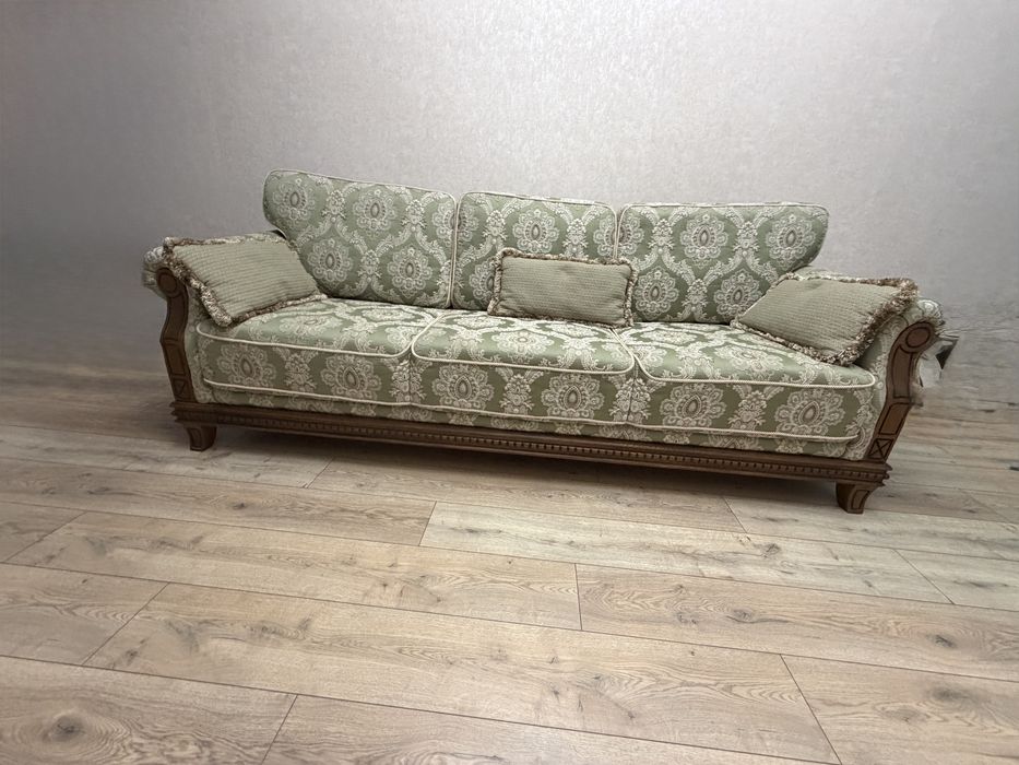 Продам роскошный диван б/у