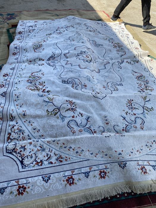 Продаю ковры в хорошем состоянии