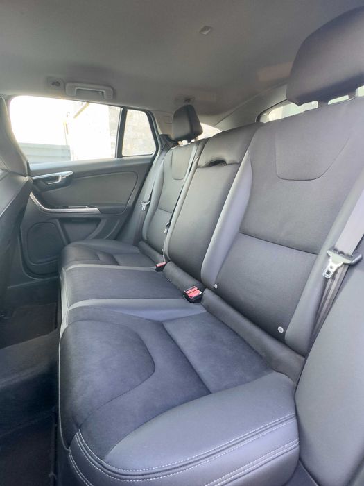 Volvo V60 D3 2.0 Diesel 5 cilindri 136 CP Automată – 2014