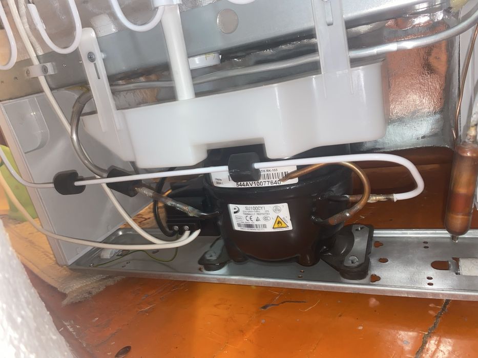 Холодильник новый