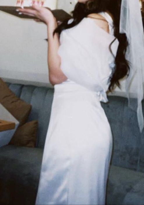 Продаю вечернее белое платье