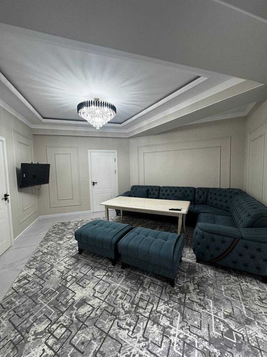 * Lafayette  3ком квартира.Евроремонт,Центр возле речки с балконом