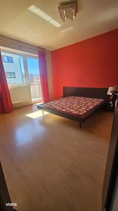 Apartament spatios, 58 mp, balcon, zona Eroilor