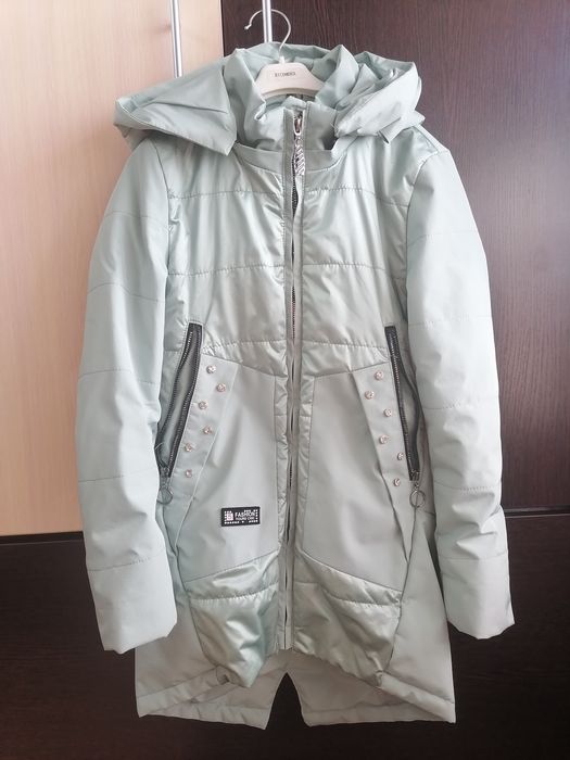 Продам демисезонную куртку