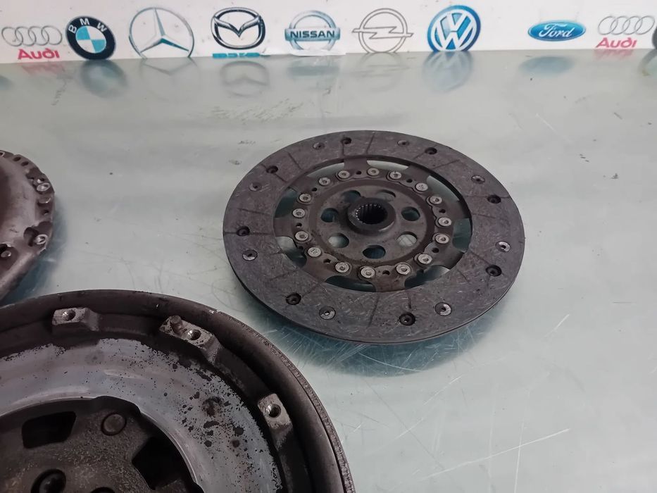 Kit Ambreiaj Volanta Masa Dubla Dacia Duster 1.5 Dci 2X4 6+1 An 2010-2015