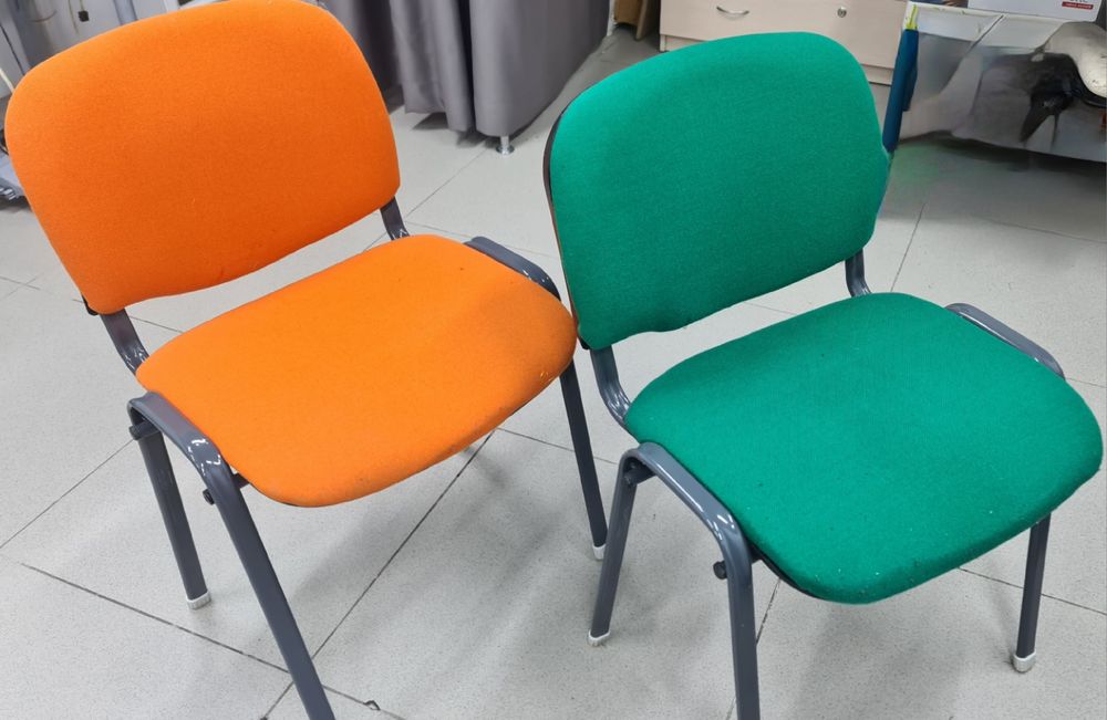 Продам офисные стулья.