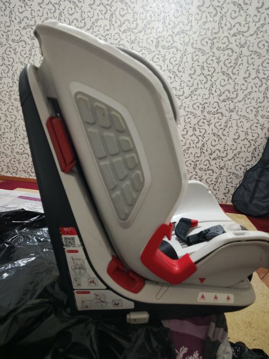 Детское кресло CICCO 9-36кг срочно продается б/у