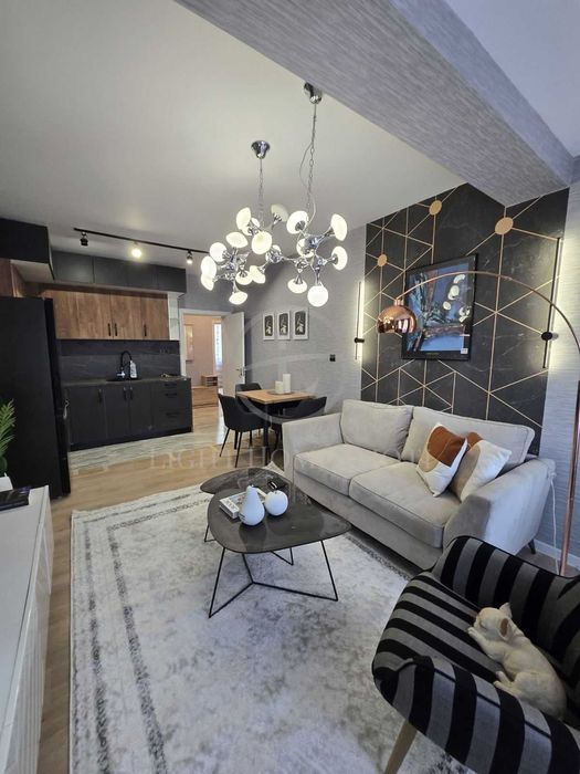 Продава се Тристаен апартамент в Пловдив, Кършияка - 56 кв.м за 2893 €/кв.м - Снимка #1