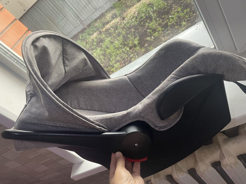 Продаю детское автокресло люльку