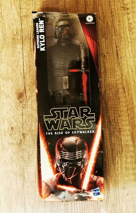 Figurina Star Wars Kylo Ren Hasbro 30 cm cadoul ideal