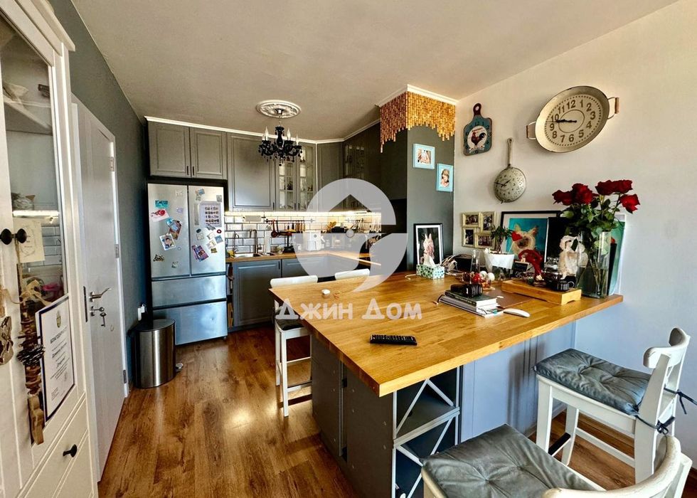 Продава се Тристаен апартамент в Несебър - 96 кв.м за 1667 €/кв.м - Снимка #1