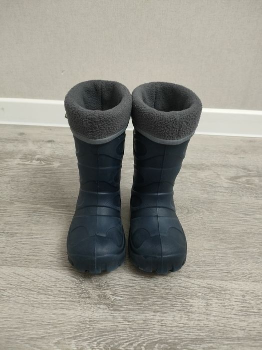 Продам детские резиновые сапоги