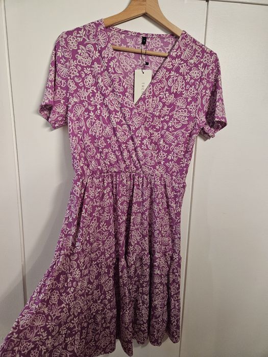 Нови рокли - 12 лв.