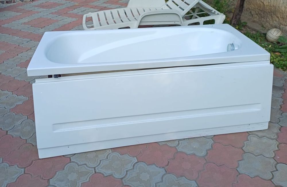 Cada baie acril  de vanzare