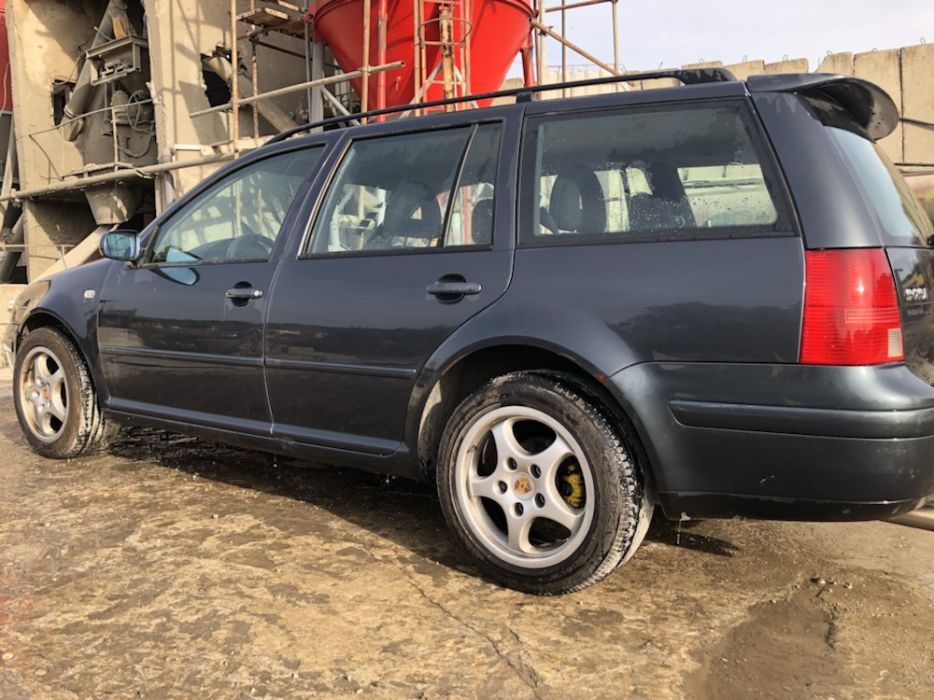 Vw bora 2.3 само на части
